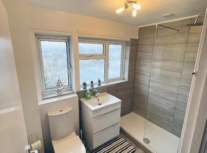 Pansiyon Single Room, Shared House Bristol