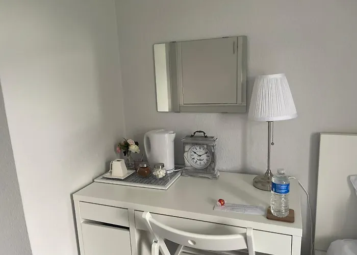 Single Room, Shared House בית אירוח בריסטול
