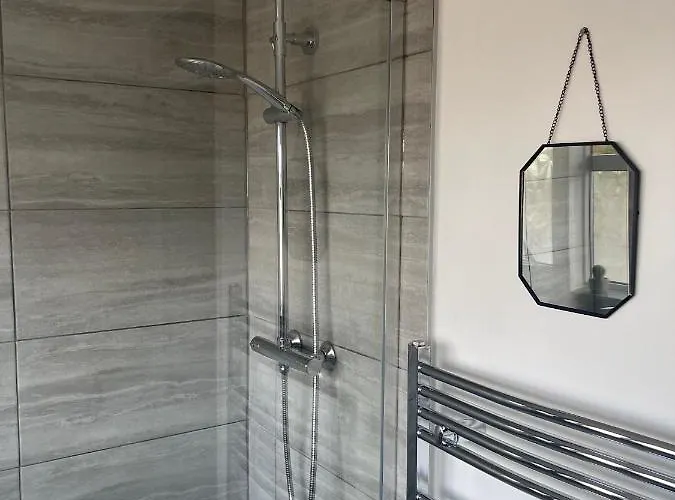 בית אירוח Single Room, Shared House *