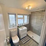 Pansiyon Single Room, Shared House Bristol