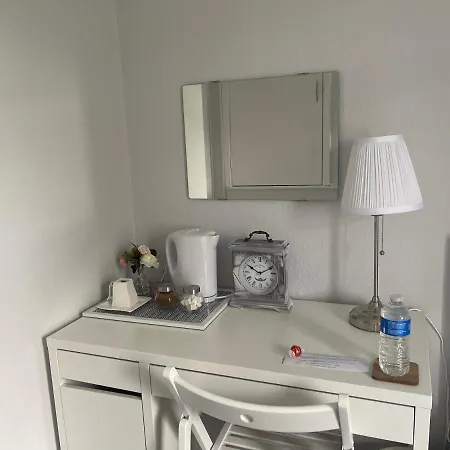 Single Room, Shared House منزل للإقامة بريستول